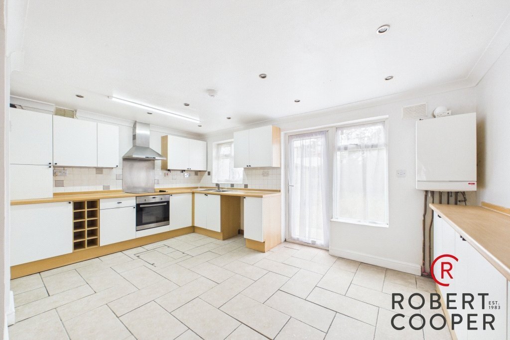 House in Wood End, Hillingdon, England 2 - 18526034
