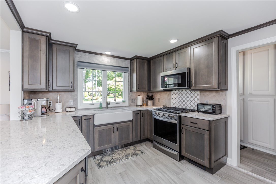 House in Warwick, Rhode Island, United States 5 - 18528477