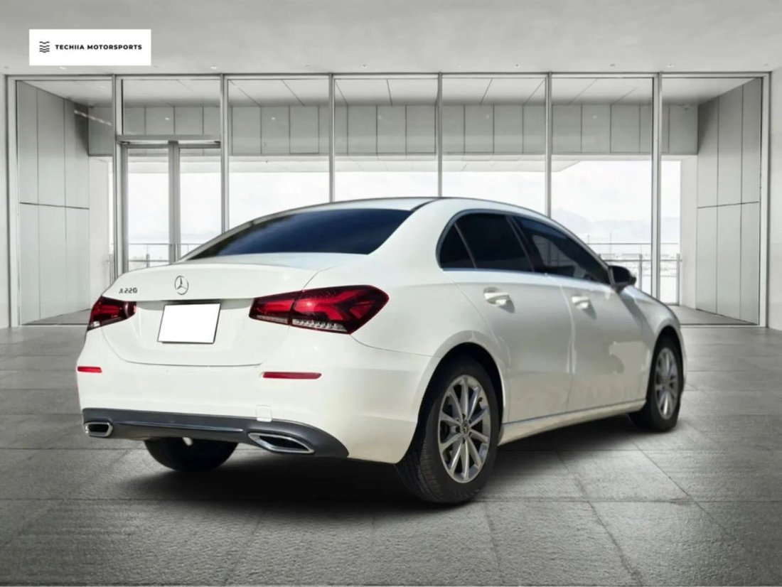 Sedan in Inglewood, CA, United States 4 - 18529834