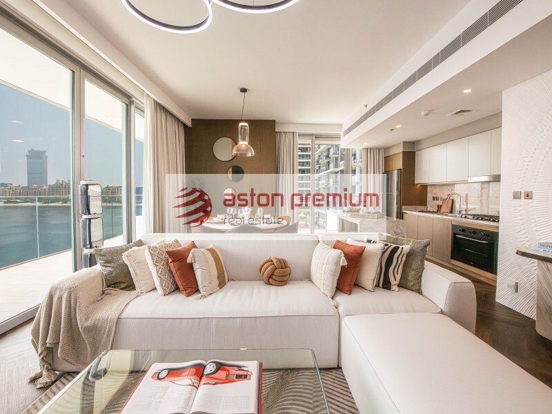 Apartment in Emaar Beachfront, Dubai, United Arab Emirates 1 - 18526470