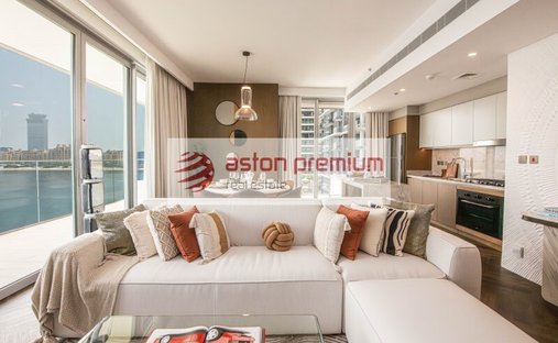 Apartment in Emaar Beachfront, Dubai, United Arab Emirates 1
