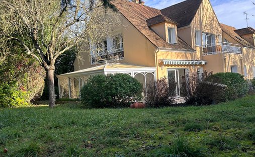 House in Saint-Cloud, Ile-de-France, France 1