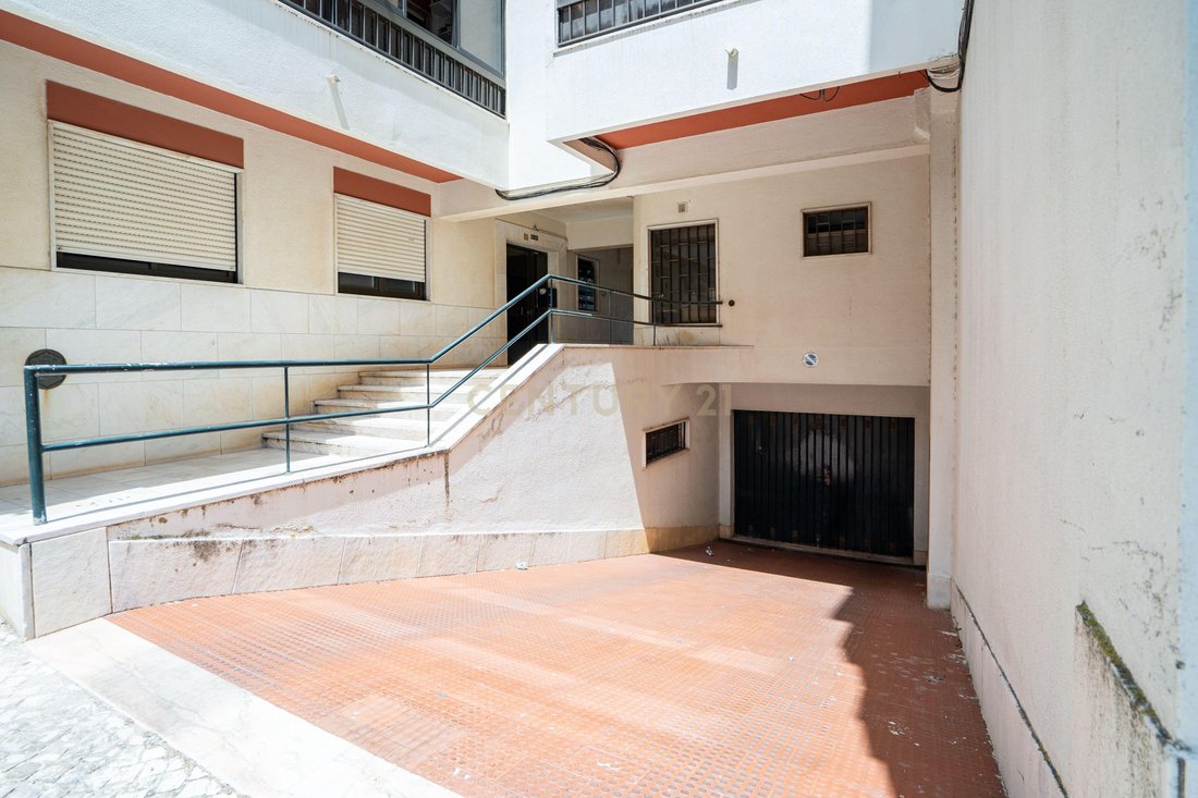 Apartment in Parede, Lisbon, Portugal 4 - 18076600