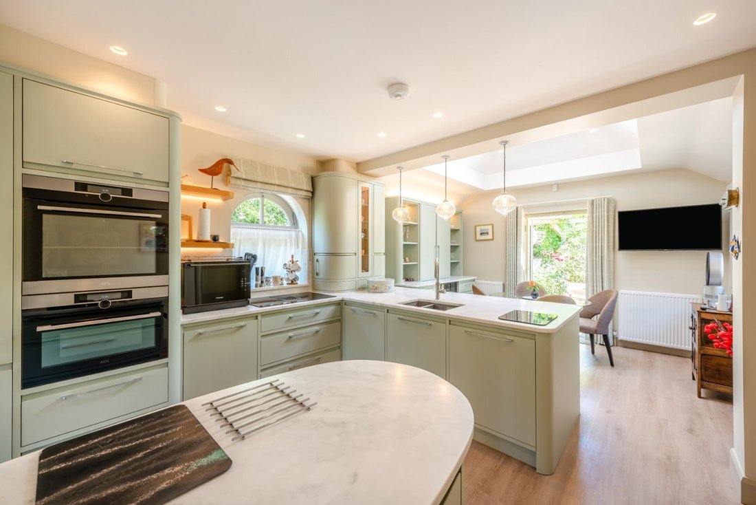 House in Parklands, Chichester, England 4 - 18526512