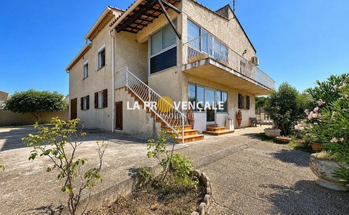 Villa in Trets, Provence-Alpes-Côte d'Azur, France 1