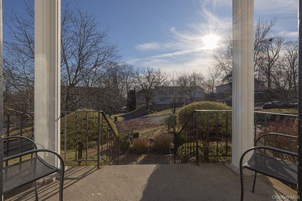 House in Airmont, New York, United States 3 - 18527886