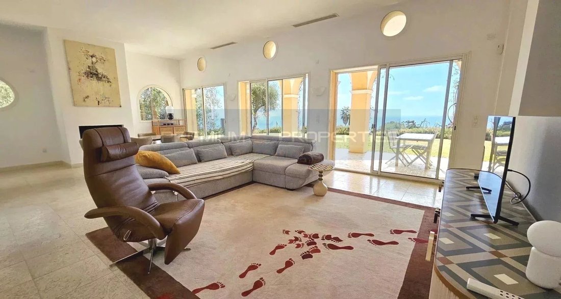 Villa in Menton, Provence-Alpes-Côte d'Azur, France 3 - 16136134