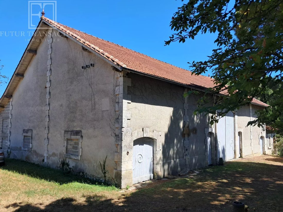Estate in Saint-Andre-de-Double, Nouvelle-Aquitaine, France 4 - 18526629