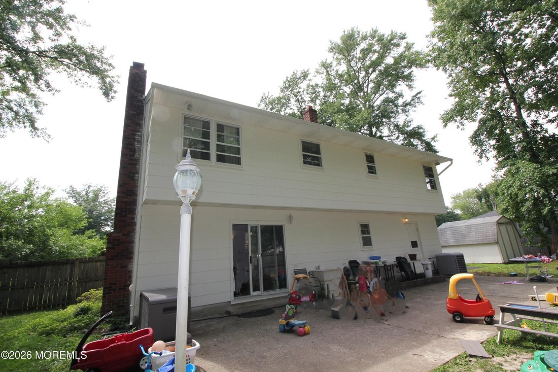 House in Manalapan Township, New Jersey, United States 3 - 17385774