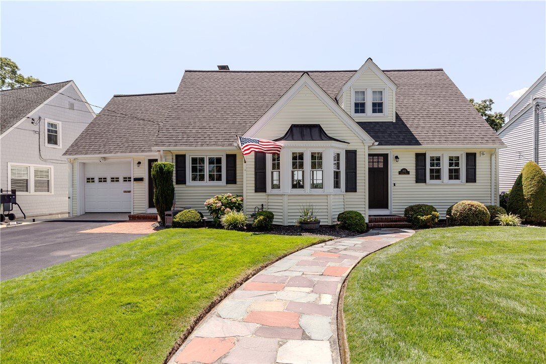 House in Warwick, Rhode Island, United States 1 - 18528477