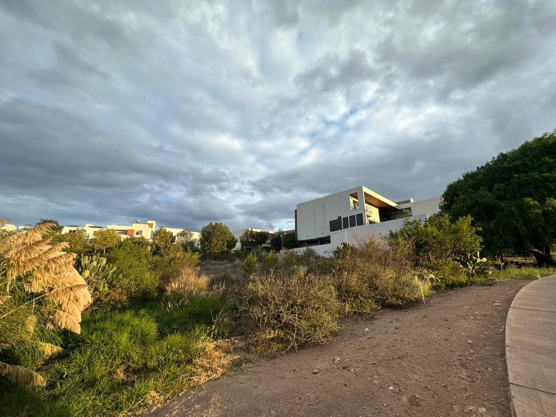 Land in San Luis Potosí, San Luis Potosi, Mexico 1 - 18526102