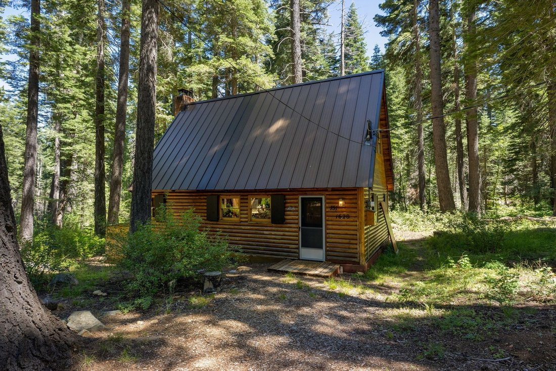 South Lake Tahoe, California, United States 1 - 18530335