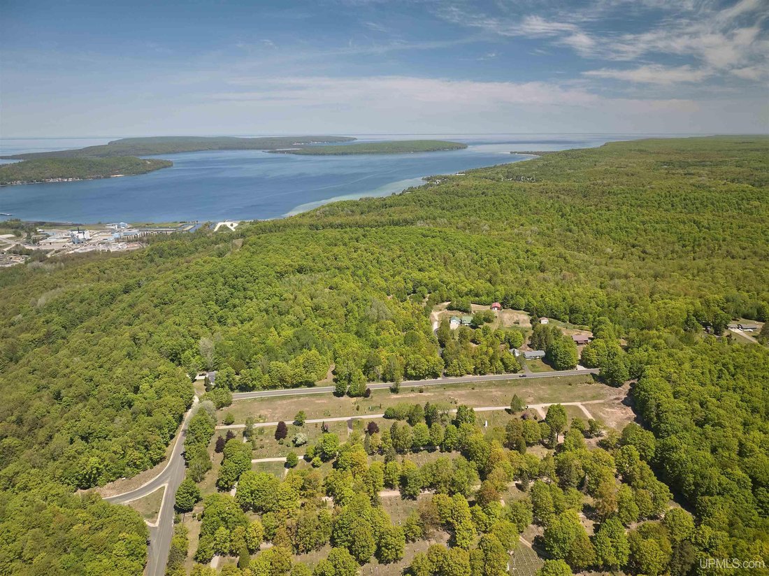 House in Munising, Michigan, United States 5 - 18528763
