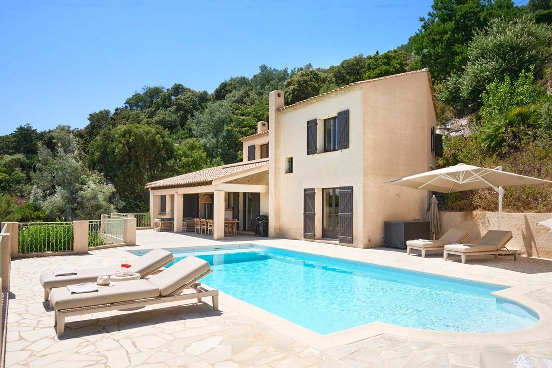 Villa in Nord, Cavalaire-sur-Mer, France 3 - 18526551
