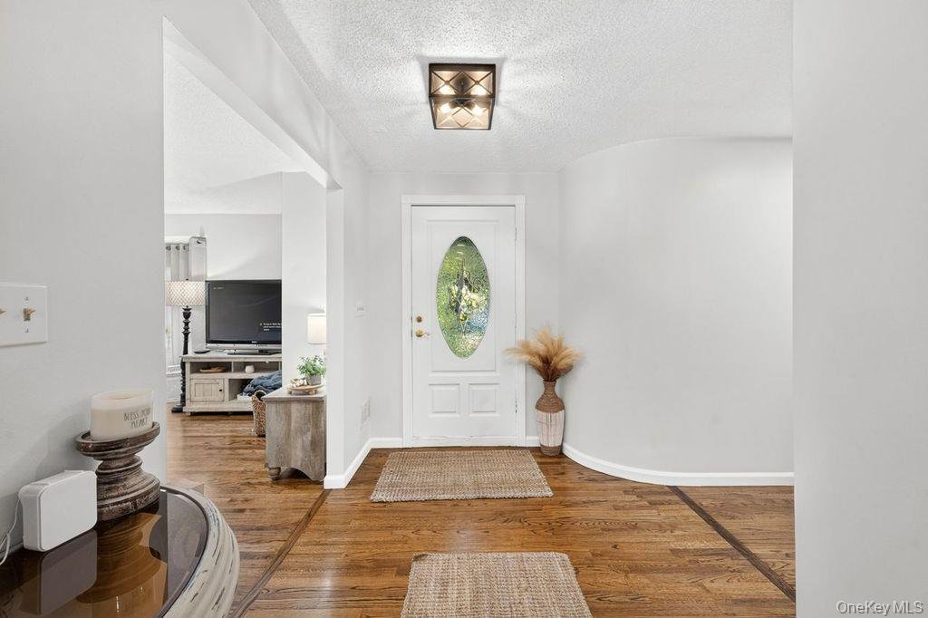 House in Manorville, New York, United States 4 - 18526065