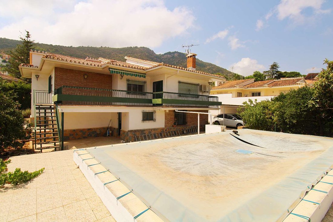 Chalet in Alhaurin de la Torre, Andalusia, Spain 2 - 18529567