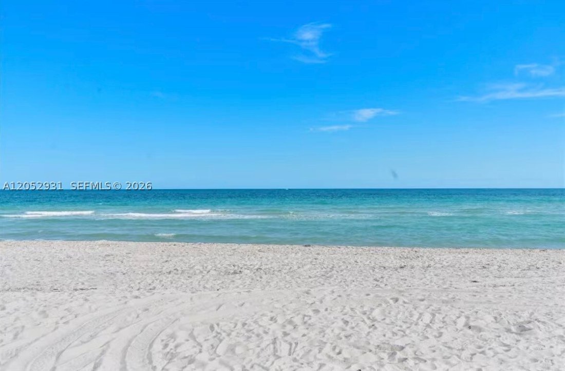 Hollywood, Florida, United States 3 - 18528843