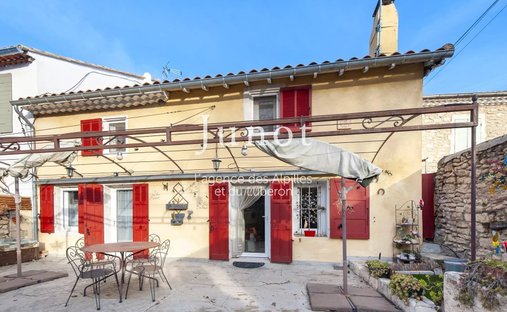 House in Saint-Rémy-de-Provence, Provence-Alpes-Côte d'Azur, France 1