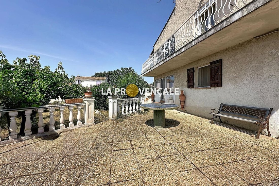 Villa in Trets, Provence-Alpes-Côte d'Azur, France 2 - 18526360