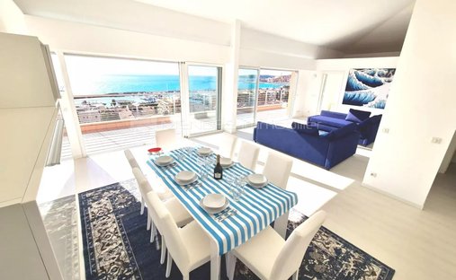 Penthouse in Menton, Provence-Alpes-Côte d'Azur, France 1