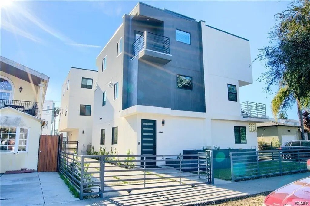 Los Angeles, California, United States 1 - 18529206