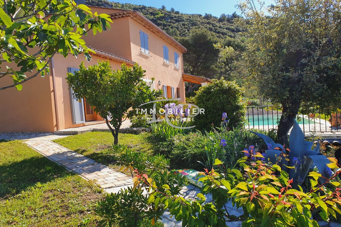Villa in Tourrettes-sur-Loup, Provence-Alpes-Côte d'Azur, France 1 - 18526363