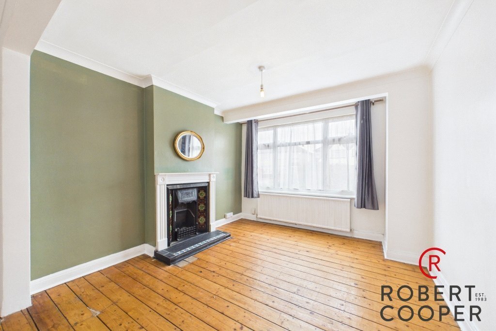 House in Wood End, Hillingdon, England 3 - 18526034
