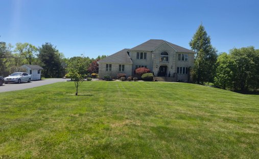 House in Manalapan Township, New Jersey, United States 1