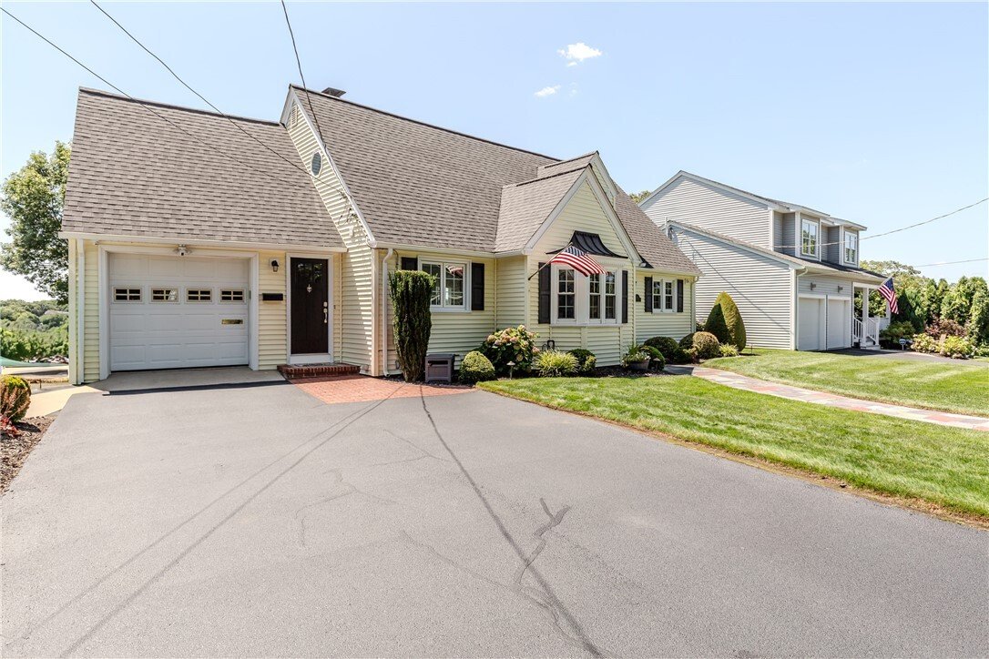 House in Warwick, Rhode Island, United States 3 - 18528477
