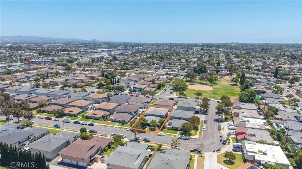 Costa Mesa, California, United States 1 - 18529166