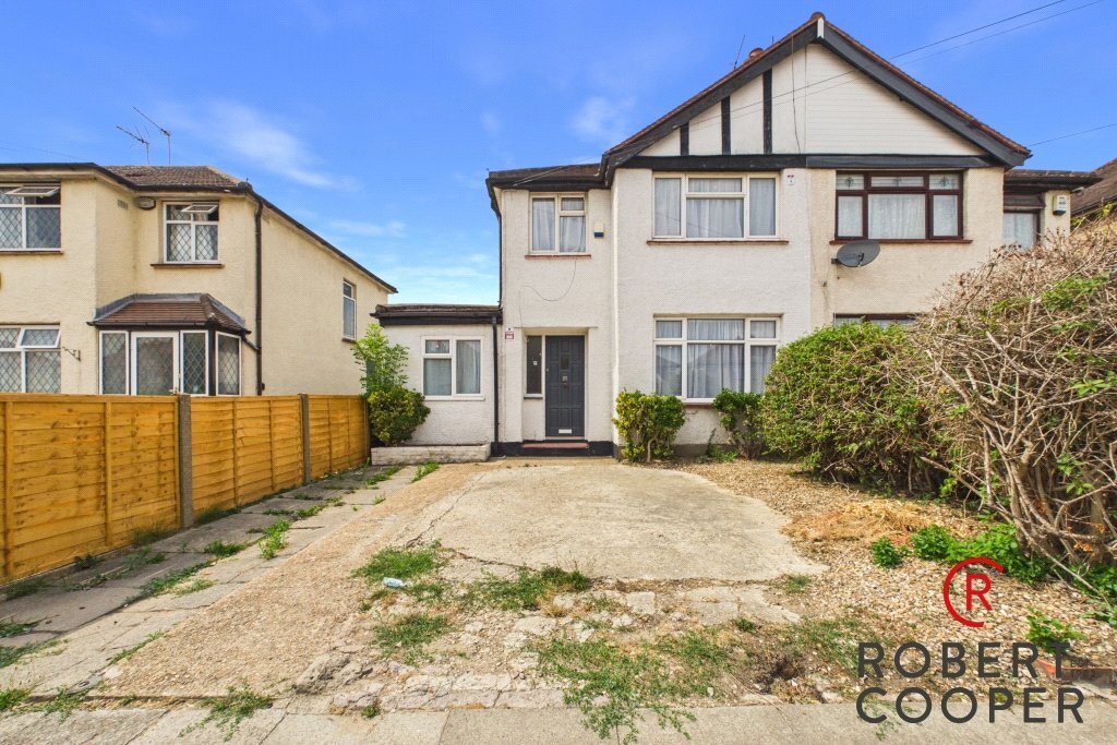 House in Wood End, Hillingdon, England 1 - 18526034