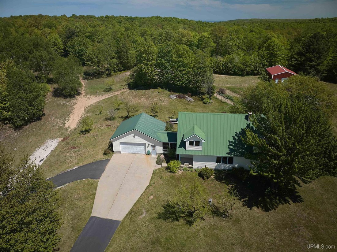 House in Munising, Michigan, United States 1 - 18528763