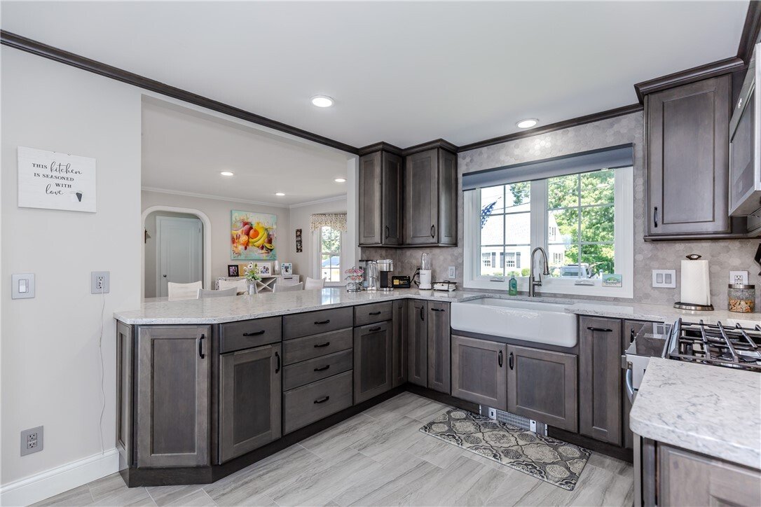 House in Warwick, Rhode Island, United States 4 - 18528477