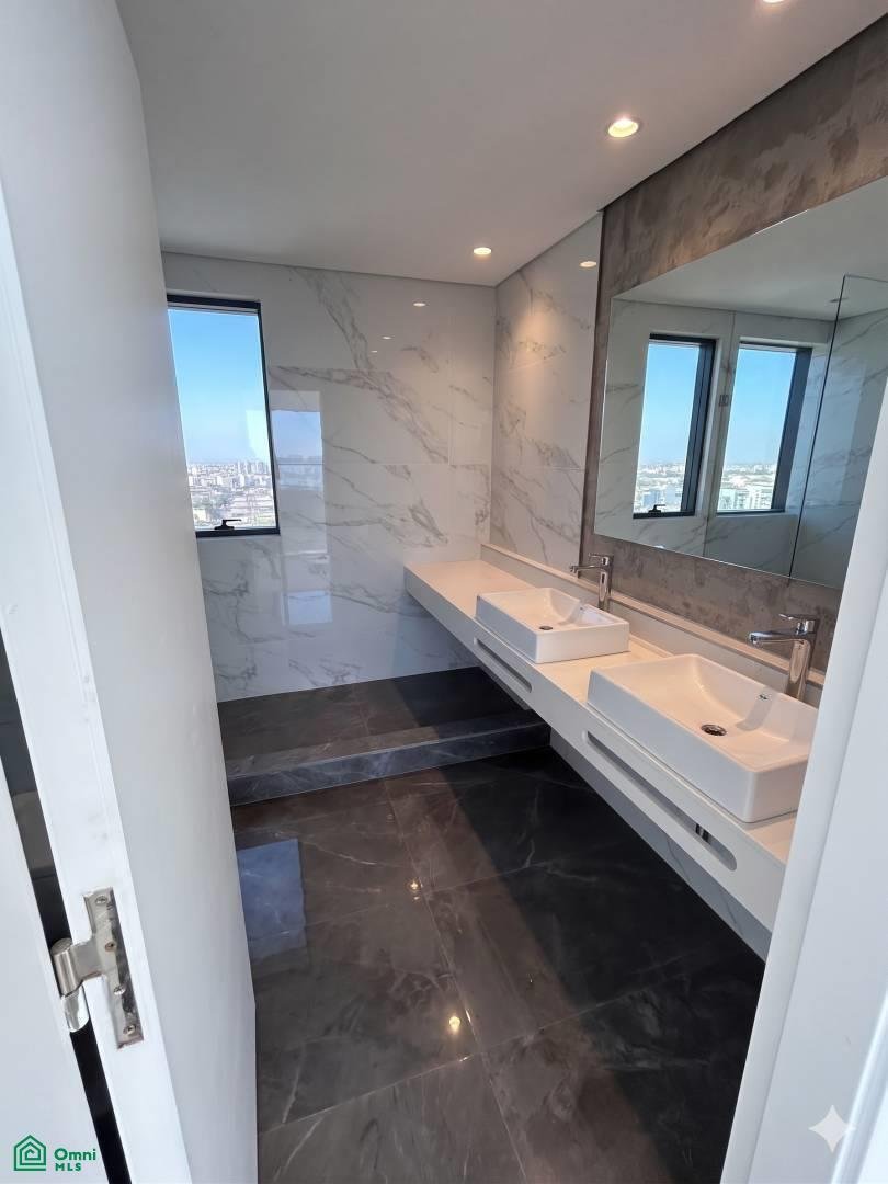Condo in Rosario, Santa Fe Province, Argentina 3 - 18299628