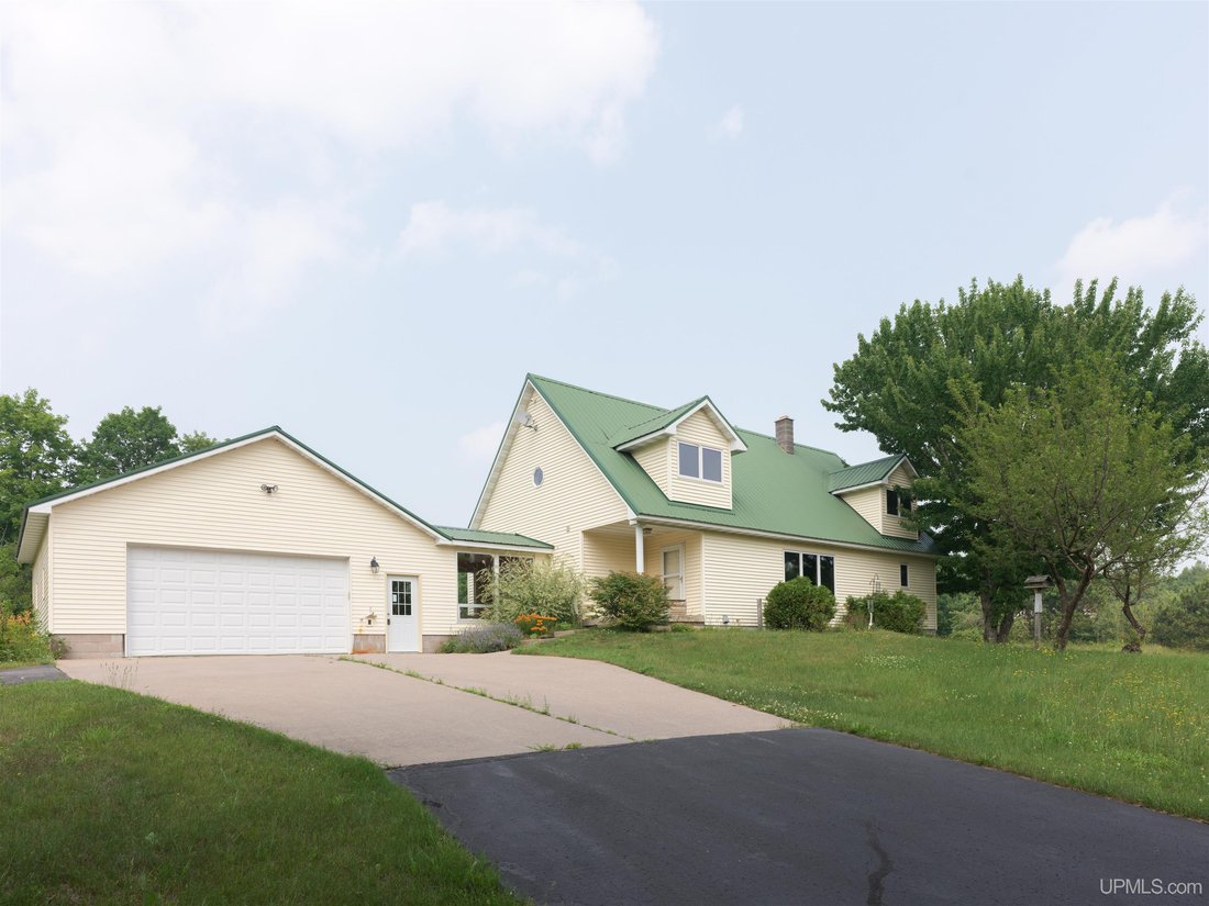 House in Munising, Michigan, United States 2 - 18528763