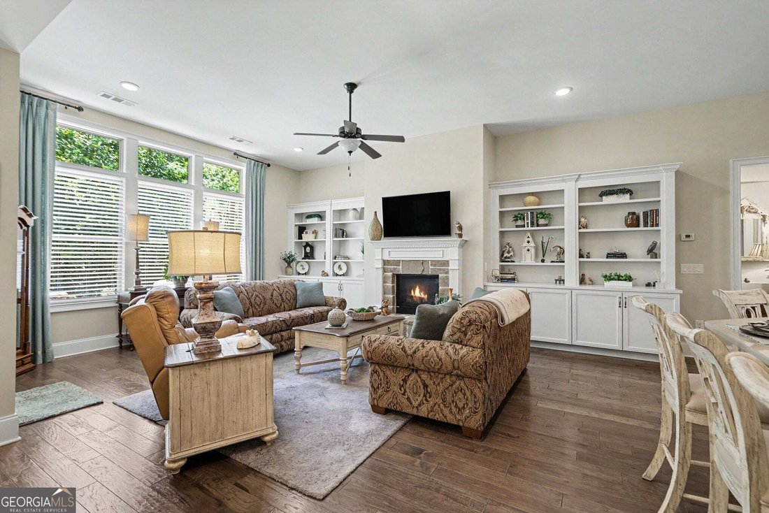 Peachtree City, Georgia, United States 4 - 18528830
