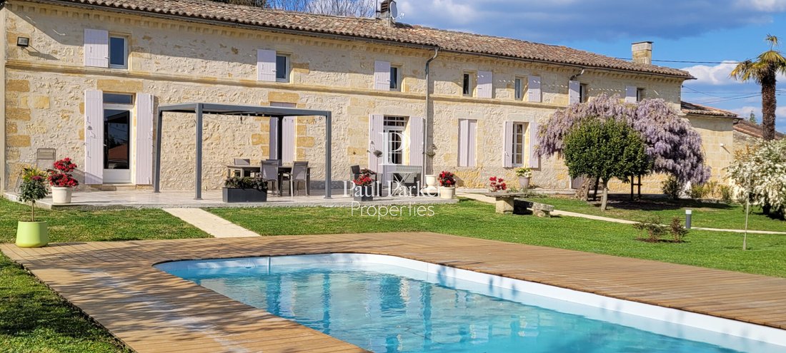 Villa in Saint-Émilion, Nouvelle-Aquitaine, France 1 - 18526854