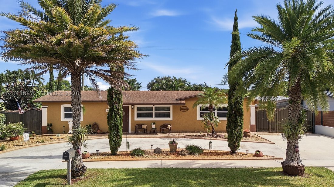House in Hialeah, Florida, United States 3 - 18528858