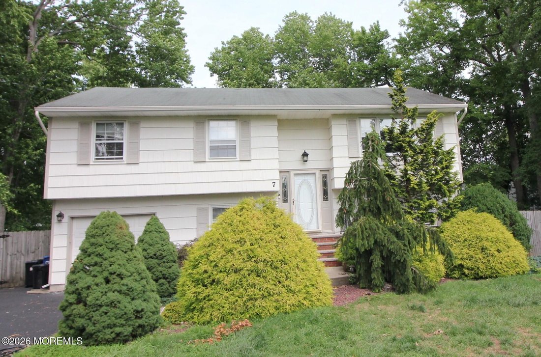 House in Manalapan Township, New Jersey, United States 1 - 17385774
