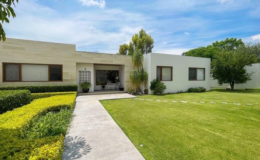 House in Santiago de Querétaro, Querétaro, Mexico 1
