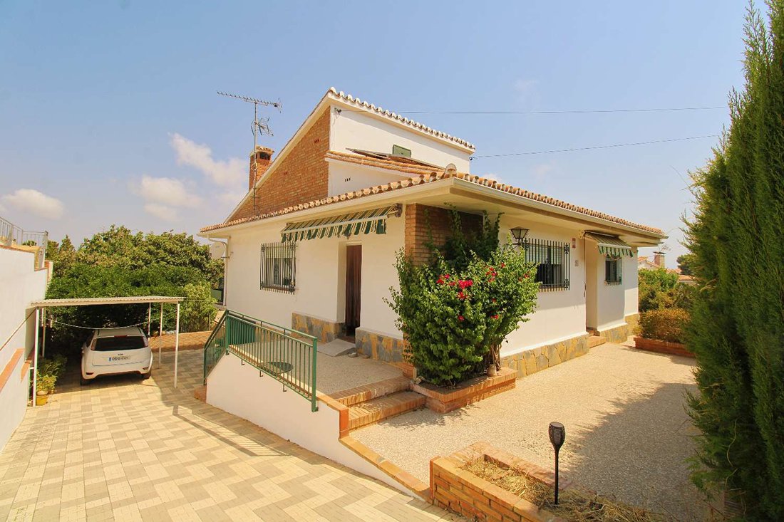 Chalet in Alhaurin de la Torre, Andalusia, Spain 1 - 18529567