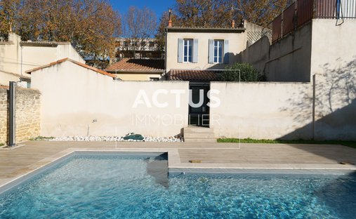 House in La Valentine-Les Hautes Viougues, Salon-de-Provence, France 1