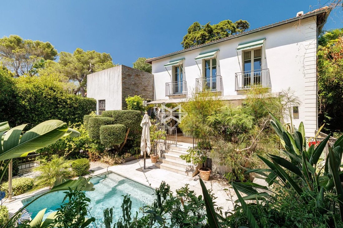 House in Cannes, Provence-Alpes-Côte d'Azur, France 1 - 18526446