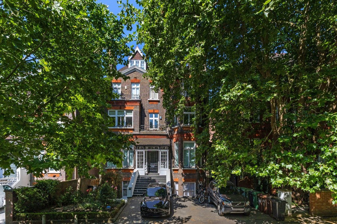 Apartment in Swiss Cottage, Camden, England 5 - 18526518