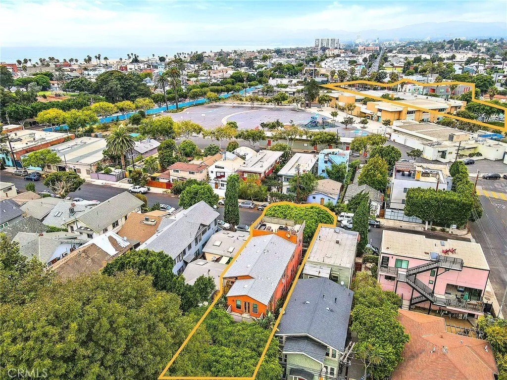 Los Angeles, California, United States 3 - 16985728