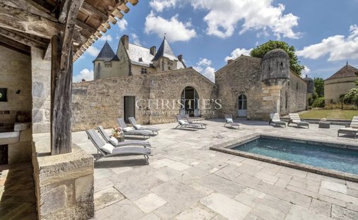 Castello a Centre, Saintes, Francia 1