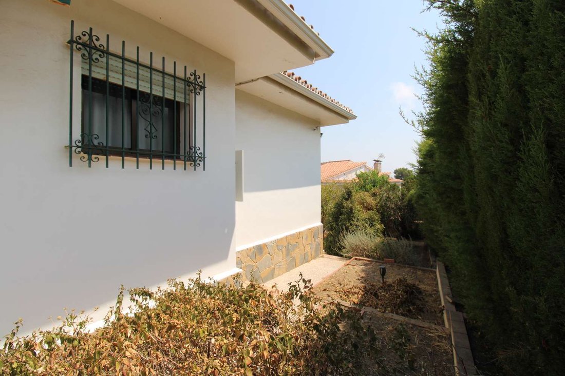 Chalet in Alhaurin de la Torre, Andalusia, Spain 4 - 18529567