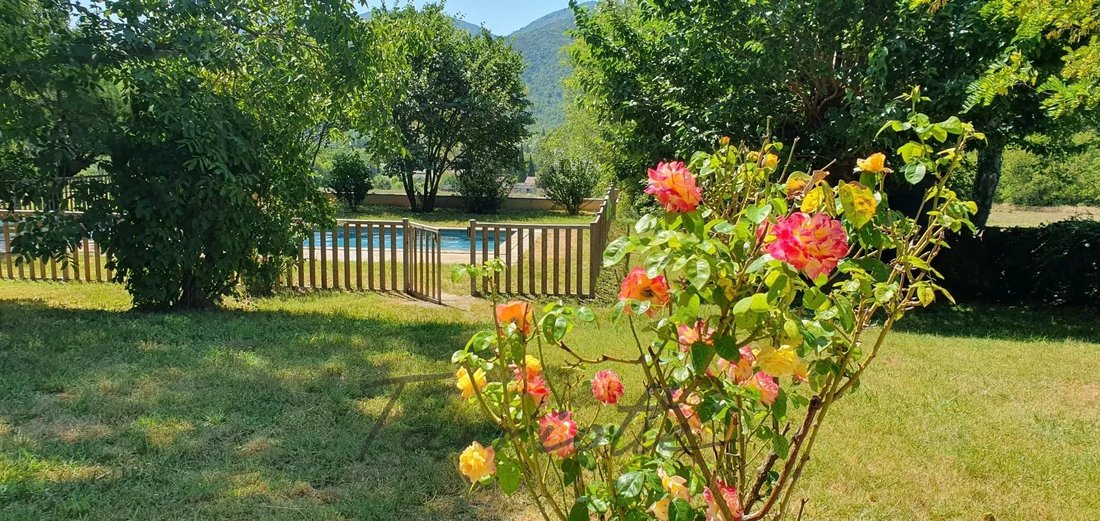 Farm Ranch in Le Poet-Laval, Auvergne-Rhône-Alpes, France 3 - 18526316