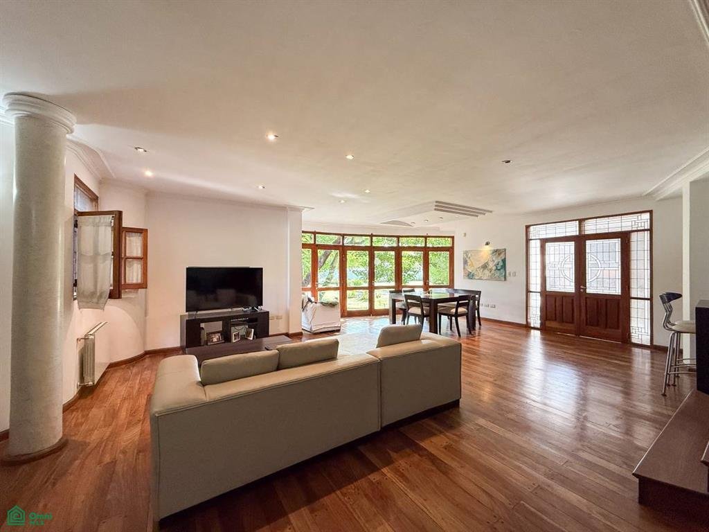 House in Manuel B. Gonnet, Buenos Aires Province, Argentina 1 - 17233203