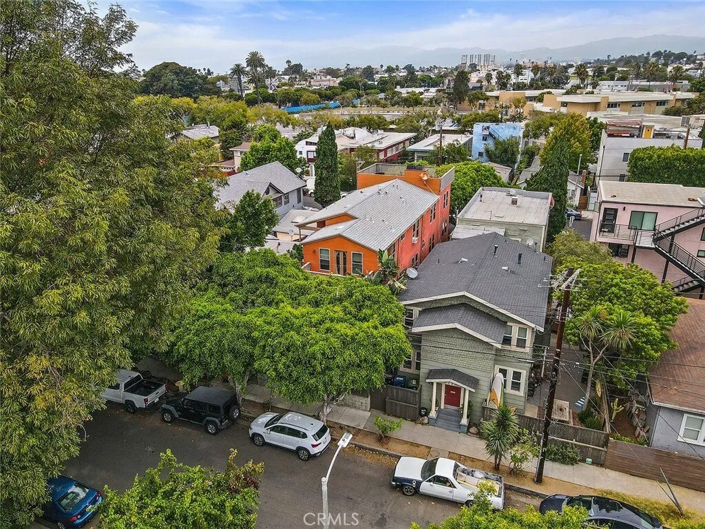 Los Angeles, California, United States 5 - 16985728